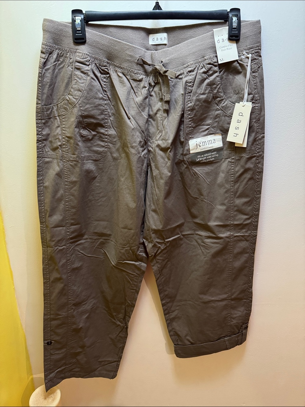 NWT d.a-s h brown pants size XL.